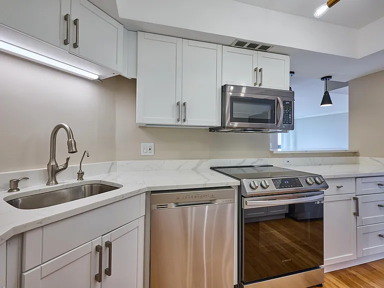 2425 Presidential Way #1405 — Photo 13