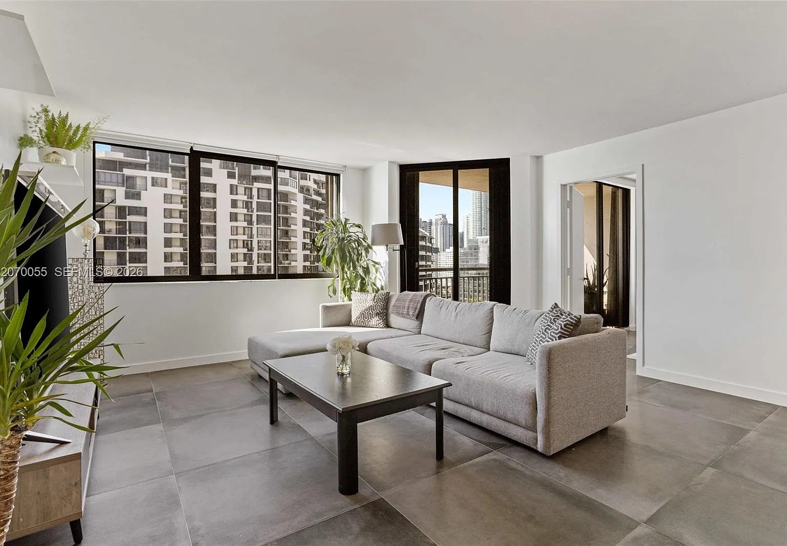 Brickell Key Ii Condo — Photo 2