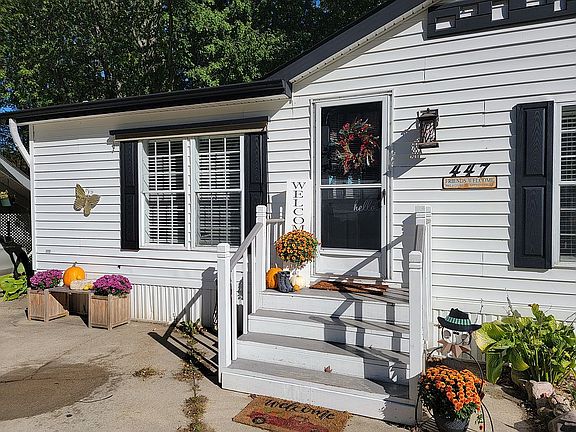 3rd image of 447 East Dr
