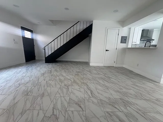 2668 Randolph St — Photo 9