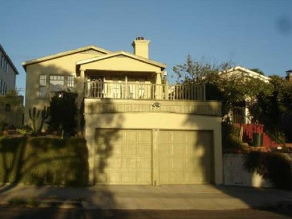 Beautiful Craftsman with huge Deck and 2-car garage