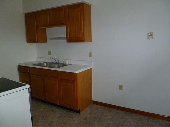 4th image of 1873 Burrows Blvd