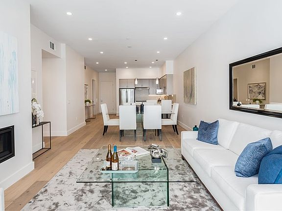 4th image of 4322 Gentry Ave #201