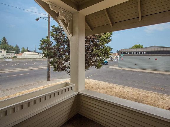 3rd image of 1101 W Garland Ave