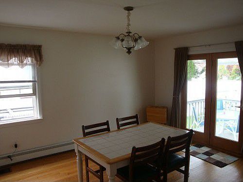 3rd image of 120 Goldie Ave