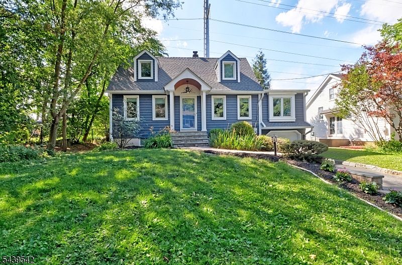1st image of 10 Meadow Rd