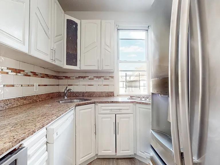 51 Jerome St #2 — Photo 7