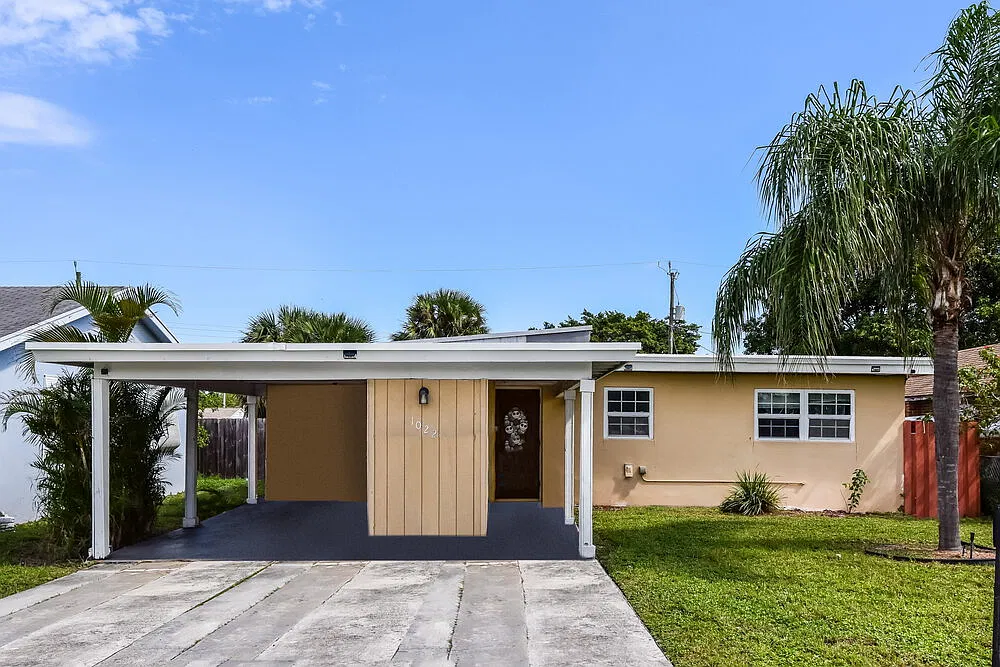 2 bed, 1.0 bath, 1017 sqft, $2,600 — Photo 1