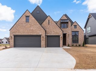 5812 E 127th St S, Bixby, OK 74008