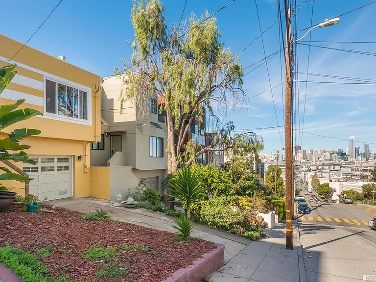 724 De Haro St — Photo 1