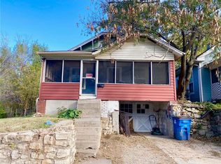 8908 E Thompson Ave, Independence, MO 64053