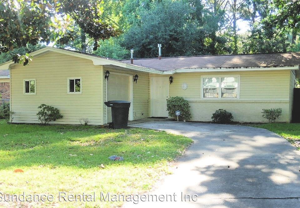 1st image of 202 Ajax Dr NW