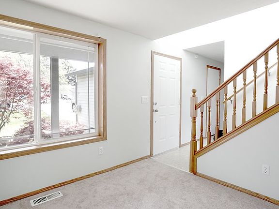 4th image of 9430 NE 30th Cir