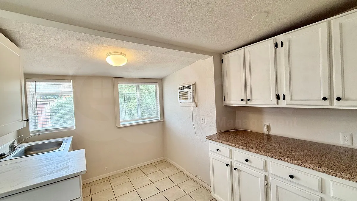 Studio, 1.0 bath, 347 sqft, $750 — Photo 2