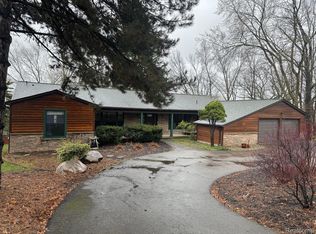 342 Pinnacle Ct, Lake Orion, MI 48360