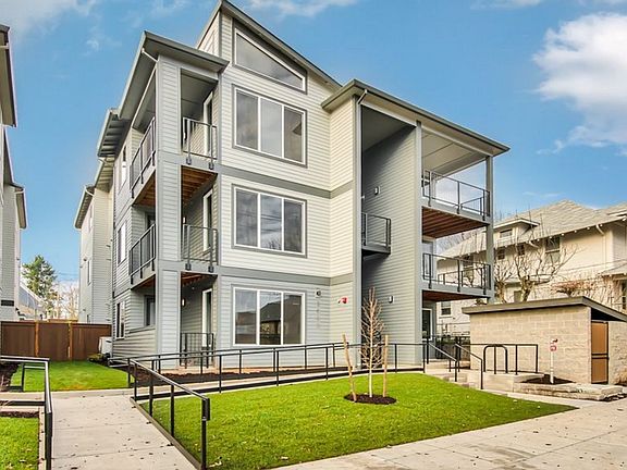 2nd image of 3563 N Gantenbein Ave #202