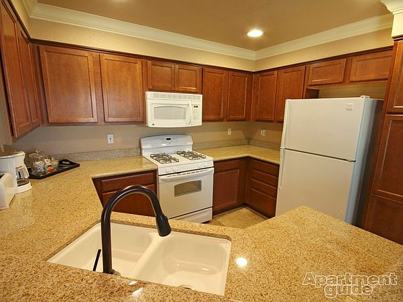 5th image of 1506 Hazelnut Cir