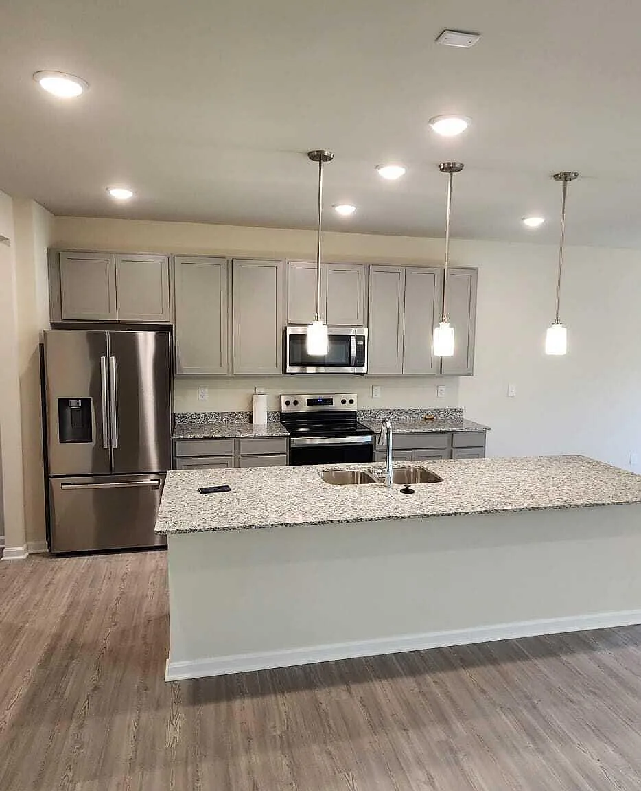 4 bed, 2.5 bath, 3020 sqft, $2,850 — Photo 2