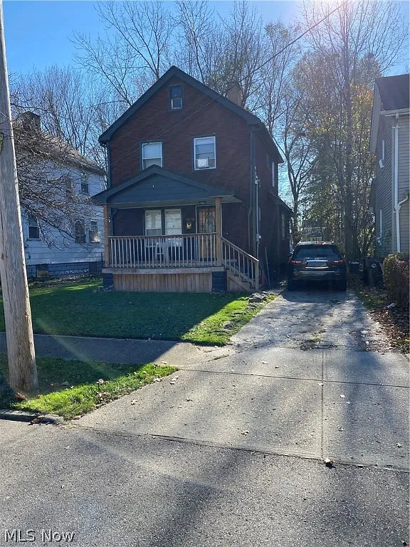 10710 Nelson Ave photo 1