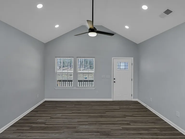 32 Roberson St — Photo 5