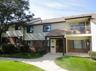 3733 W Loomis Rd #3733, Greenfield, WI 53221