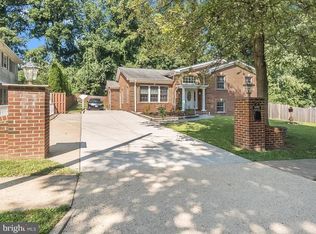 6202 Tanglewood Ct, Springfield, VA 22152