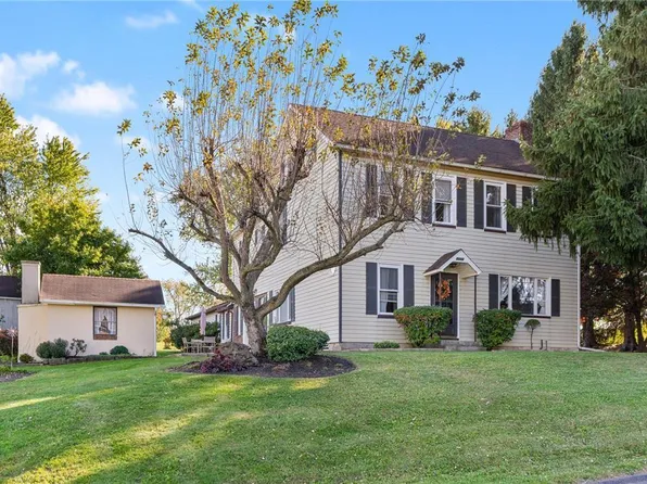 3211 Silvercrest Rd, Nazareth, PA 18064