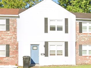 831 N Grosvenor Ct, Virginia Beach, VA 23462