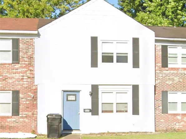 831 N Grosvenor Ct, Virginia Beach, VA 23462