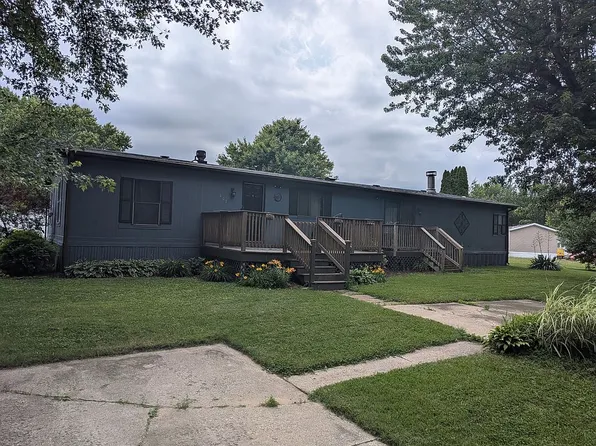 402 Orchard Ave, Hebron, IN 46341