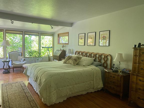 2nd image of 718 Estancia Way