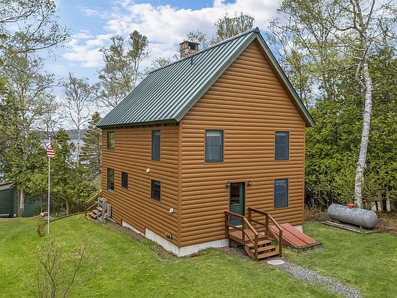 3rd image of 110 Lakeside Lodges Road