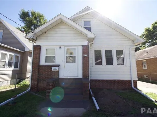 1206 S Matthew St, Peoria, IL 61605
