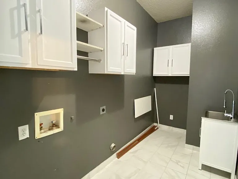 1328 Falcon Holw — Photo 23