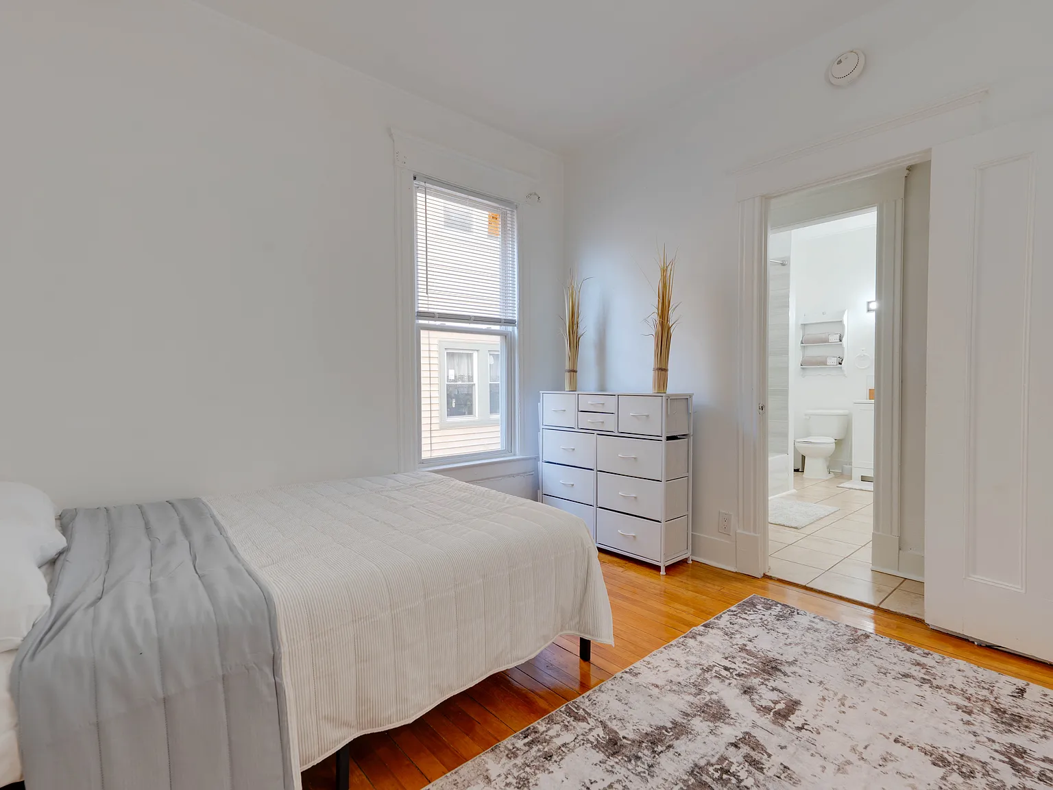 1 bed, $1,400 — Photo 4