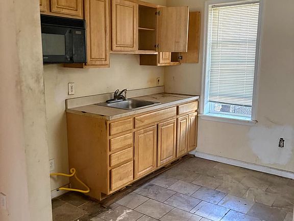 4th image of 5431 Pentridge St