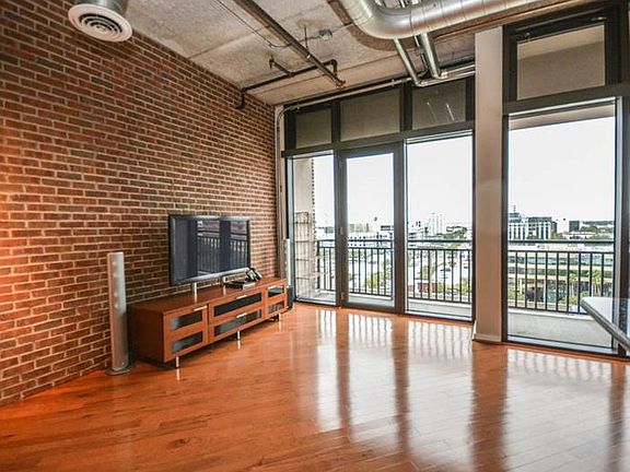 3rd image of 175 2nd St S APT 912