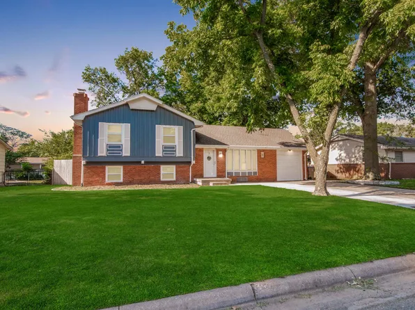 578 S Spring Creek Dr, Derby, KS 67037