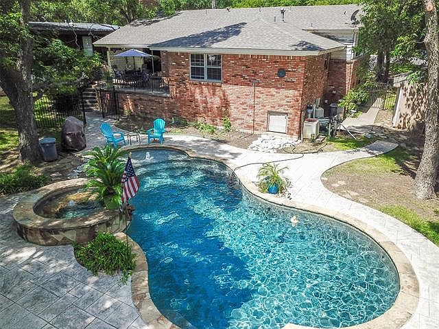 1st image of 1215 Kendolph Dr