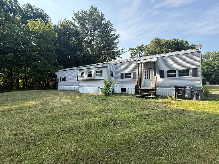 385 Route 20 — Photo 2