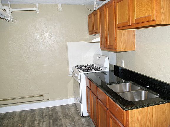 5th image of 283 Bates Ave