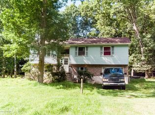 221 Footprint Rd, East Stroudsburg, PA 18302