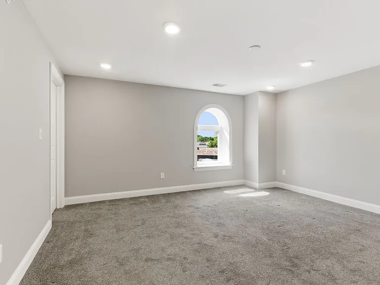 18 N Union Ave #5 — Photo 22