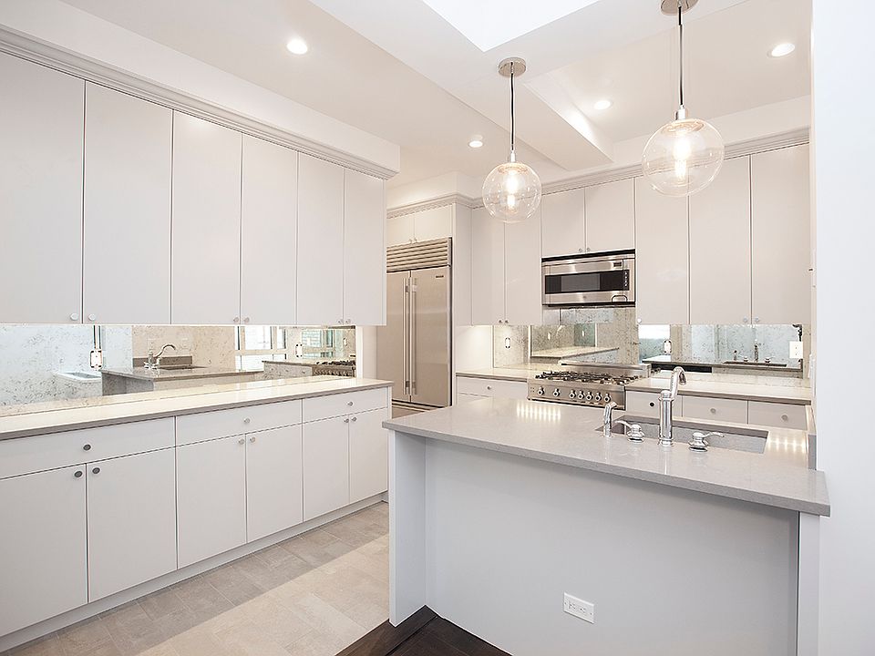 1st image of 25 Central Park W APT 18I