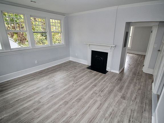 5th image of 107 Pine St Unit A