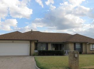 41 Corona Dr, Oklahoma City, OK 73149