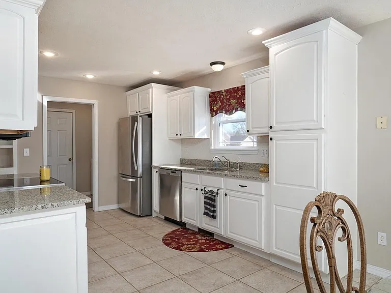 3891 S Hillsdale Ave — Photo 15