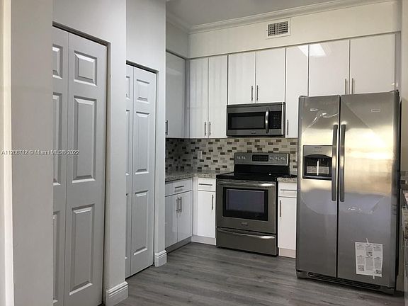 5th image of 7230 NW 114th Ave APT 207