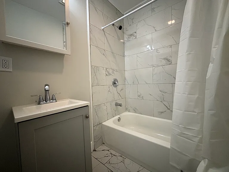 207 Goodrich St #209 — Photo 4