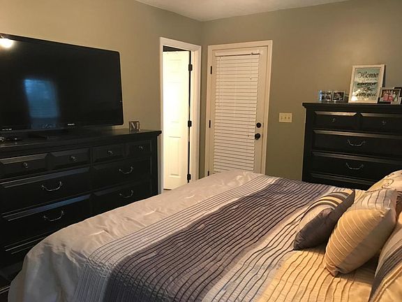 BD8765DE-05D6-431B-B0B1-FECB8F740FCC